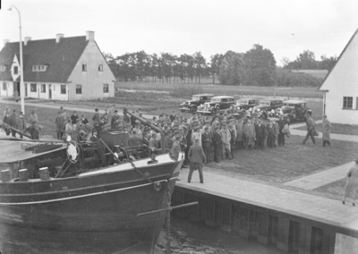 25954 FDHEEMAFF 295 Feestelijke opening van het sluizencomplex bij Wiene en het volgende deel van het Twentekanaal ...