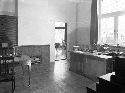 25974 FDHEEMAF4004015 Nieuw kantoor van de Directiesecretaresse mejuffrouw Breesnee, 1940-04-01