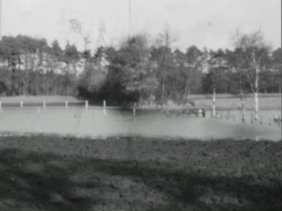 11194BB02337 Eerste deel van een documentaire waarin een overzicht wordt gegeven van gebeurtenissen in Bathmen ...