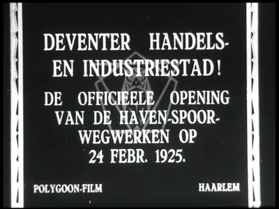 11815BB01847 Reportage over de opening van de haven-spoorwegwegwerken te Deventer, met beelden van de aankomst op het ...