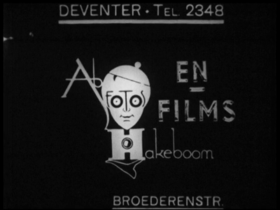 13130BB02535 Samenvatting: Beelden van de door de terugtrekkende Duitsers in april 1945 vernielde spoorbrug en ...