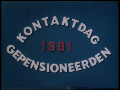 14105BB02648 Gepensioneerden gaan met de bus naar het Openluchtmuseum te Arnhem. Toespaak en lunch.0:00:13Men kan ...