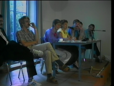 14856BB10727 Een opname van Buurtomroep Noorderbergkwartier Deventer, met de volgende onderwerpen:BuurtvergaderingWordt ...