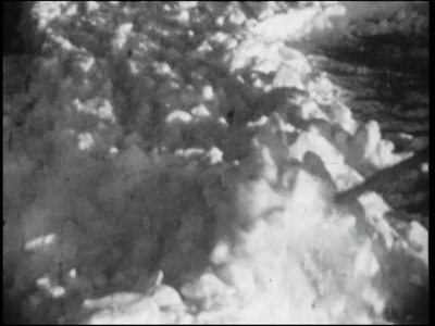 288BB04090 Elfstedentocht 1963.Reportage opent met koppen van kranten na de tocht.Vertrek van de schaatsers uit de ...