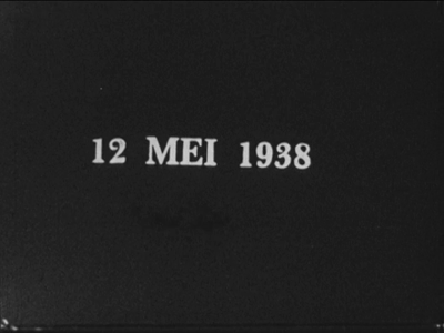8972BB06748 Samenvatting:Amateur-reportage met beelden van de stoet waarmee de koninklijke familie op 12 mei 1938 naar ...