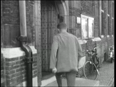 9976BB00424.01 Stadsfilm over Hasselt in 1970. Diverse personen worden in hun dagelijkse bezigheden gevolgd. Tussendoor ...