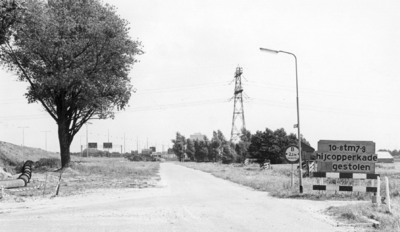 88598 Gezicht vanuit het westen op de Heijcopperkade te De Meern (gemeente Vleuten-De Meern).N.B. De gemeente ...