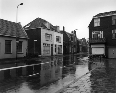 120129 Gezicht in de Gansstraat te Utrecht, uit het zuidoosten; links de huizen nrs. 61-lager en rechts het huis nr. 44.