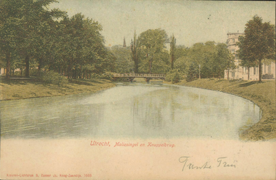 122146 Gezicht over de Stadsbuitengracht met de Herenbrug te Utrecht; rechts de huizen aan de Maliesingel, uit het zuiden.