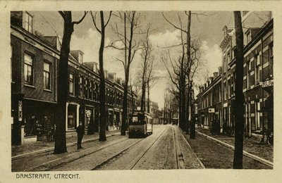 122768 Gezicht in de Damstraat te Utrecht.