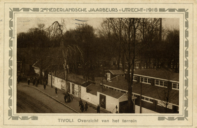 122118 Gezicht op de monsterkamers van de Jaarbeurs op het terrein van het Park Tivoli te Utrecht; op de voorgrond de ...