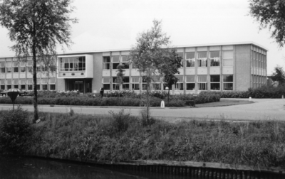 89167 Gezicht op het gebouw van uitgeverij Het Spectrum (Park Voorn 4) te De Meern (gemeente Vleuten-De Meern). N.B. ...