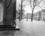 24796 Gezicht op het Domplein te Utrecht, uit het noorden.