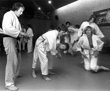 91164 Afbeelding van de beoefening van judo door de sportschool Groen in de Fletiohal (Albert Schweitzerlaan 10) te ...