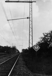 153924 Afbeelding van het waarschuwingsbord stroom inschakelen toegestaan van de N.S.