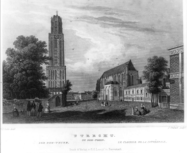 35275 Gezicht op het Munsterkerkhof te Utrecht uit het zuiden met de Domtoren en -kerk met daarnaast het Leesmuseum en ...