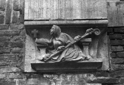 67688 Afbeelding van de console St. Geertruy, voorstellende Gertrude, abdis van Nijvel, die 's nachts zo is verdiept in ...