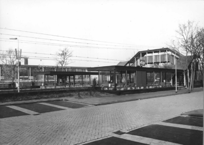 150427 Gezicht op het N.S.-station Hilversum N.O.S. te Hilversum.