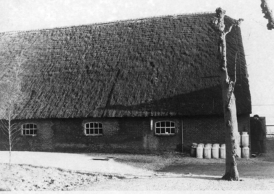 88364 Gezicht op het stalgedeelte van de westgevel van de boerderij Den Engh (Enghlaan 17) te Vleuten (gemeente ...