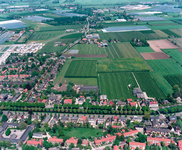 85592 Luchtfoto van het tuinbouwgebied in de polder Langerak te De Meern (gemeente Vleuten-De Meern); op de voorgrond ...