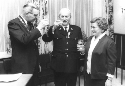 91846 Afbeelding van het afscheid van de heer K. Huigen als commandant van de vrijwillige brandweer De Meern in het ...