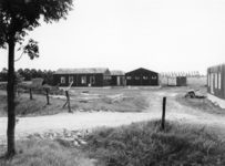 88398 Gezicht op de bouw van enkele Scoutinggebouwen aan de Europaweg te Vleuten (gemeente Vleuten-De Meern).N.B. De ...