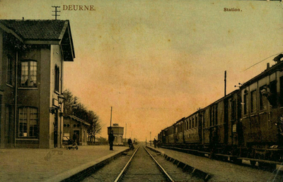 162870 Gezicht op het S.S.-station Deurne te Deurne.