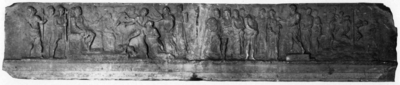 82005 Afbeelding van het 16e-eeuwse schoorsteenfries, voorstellende het oordeel van Salomo, Suzanna voor de rechters en ...
