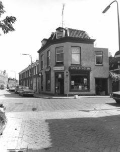 54406 Gezicht in de Bouwstraat te Utrecht met de huizen nrs. 15-hoger, vanaf de kruising met de Obrechtstraat ...