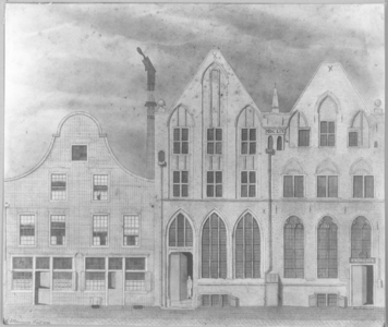 31565 Afbeelding van de voorgevel van de huizen Ruitenberg en de dubbele voorgevel van het St.-Barbara- en ...