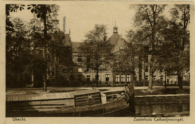 122826 Gezicht op het zusterhuis van het Algemeen Ziekenhuis (Catharijnesingel 101) te Utrecht.