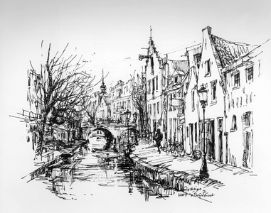 35916 Gezicht op de Oudegracht te Utrecht uit het zuiden in de richting van de Vollersbrug met rechts de voorgevels van ...