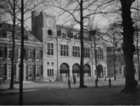 76938 Gezicht op de Studentensociëteit P.H.R.M. (Janskerkhof 14) te Utrecht.