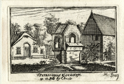 200429 Gezicht op het St. Petronellakapelletje te De Bilt met aan beide kanten daarachter een huis.