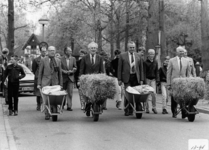 90495 Afbeelding van de (her-)opening van de dierenweide aan de Ockhuizerweg te Haarzuilens (gemeente Vleuten-De ...