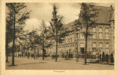 123886 Gezicht op de voorgevel van het St.- Antoniusziekenhuis (Prins Hendriklaan 40) te Utrecht.N.B.: Het adres Prins ...