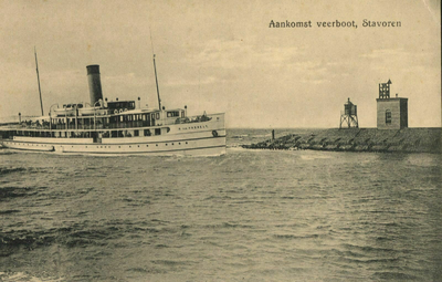 162047 Afbeelding van het stoomschip R. van Hasselt van Rederij Koppe voor de bootdienst Enkhuizen-Stavoren bij ...