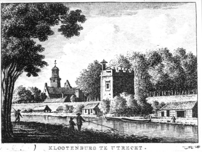 36404 Gezicht vanaf de singel over de stadsbuitengracht te Utrecht op de stadswal met de toren op het Servaashek en op ...