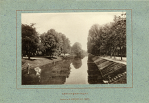 120384 Gezicht op de Stadsbuitengracht te Utrecht, vanaf de Willemsbrug, uit het noordwesten; rechts de Catharijnesingel.