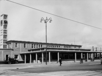 156223 Gezicht op het nieuwe N.S.-station Leiden te Leiden.