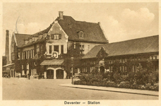 162689 Gezicht op het N.S.-station Deventer te Deventer.