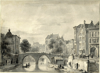 200852 Gezicht op de Oudegracht Weerdzijde te Utrecht vanaf de Jacobibrug naar het zuiden met de Viebrug en op de ...