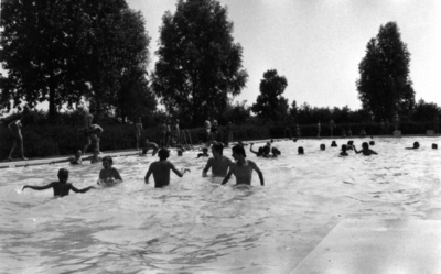 91487 Gezicht op het diepe bad van het openlucht zwembadencomplex Fletiomare (Esdoornlaan 5) te De Meern (gemeente ...