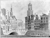 35789 Gezicht op de Oudegracht te Utrecht met de Stadhuisbrug uit het noordwesten, met links het stadhuis, rechts de ...