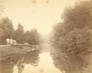 122463 Gezicht op de Stadsbuitengracht te Utrecht, vanaf de Lucasbrug, uit het noorden; links de Maliesingel.