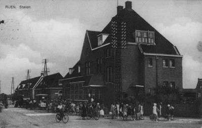 161584 Gezicht op het N.S.-station Gilze-Rijen te Rijen.