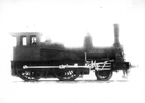 151364 Afbeelding van de stoomlocomotief nr. 184 van de H.S.M. (Hollandsche IJzeren Spoorwegmaatschappij). met de naam ...