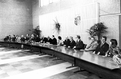 91616 Afbeelding van de buitengewone raadsvergadering in de Fletiohal (Albert Schweitzerlaan 10) te Vleuten (gemeente ...