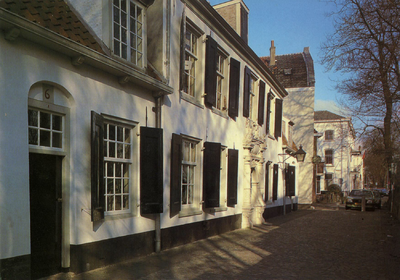 122126 Gezicht op de voorgevels van de Bruntenhof (Bruntenhof 5-20) te Utrecht.