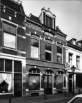 71687 Gezicht op de voorgevel van het pand Twijnstraat 3 (café De Maan) te Utrecht.